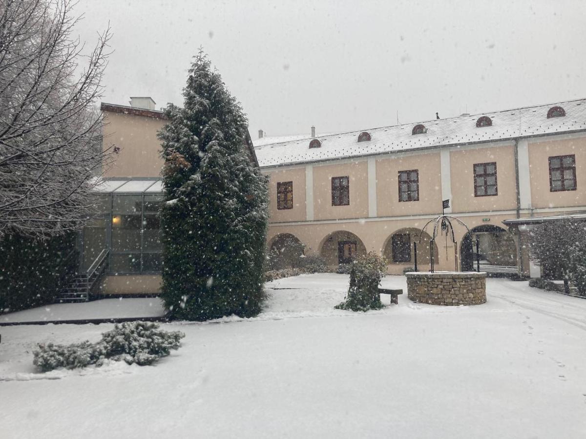 Hotel Historia & Historante Veszprém Exterior foto