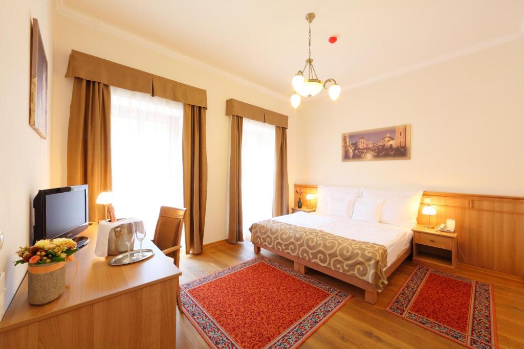 Hotel Historia & Historante Veszprém Quarto foto