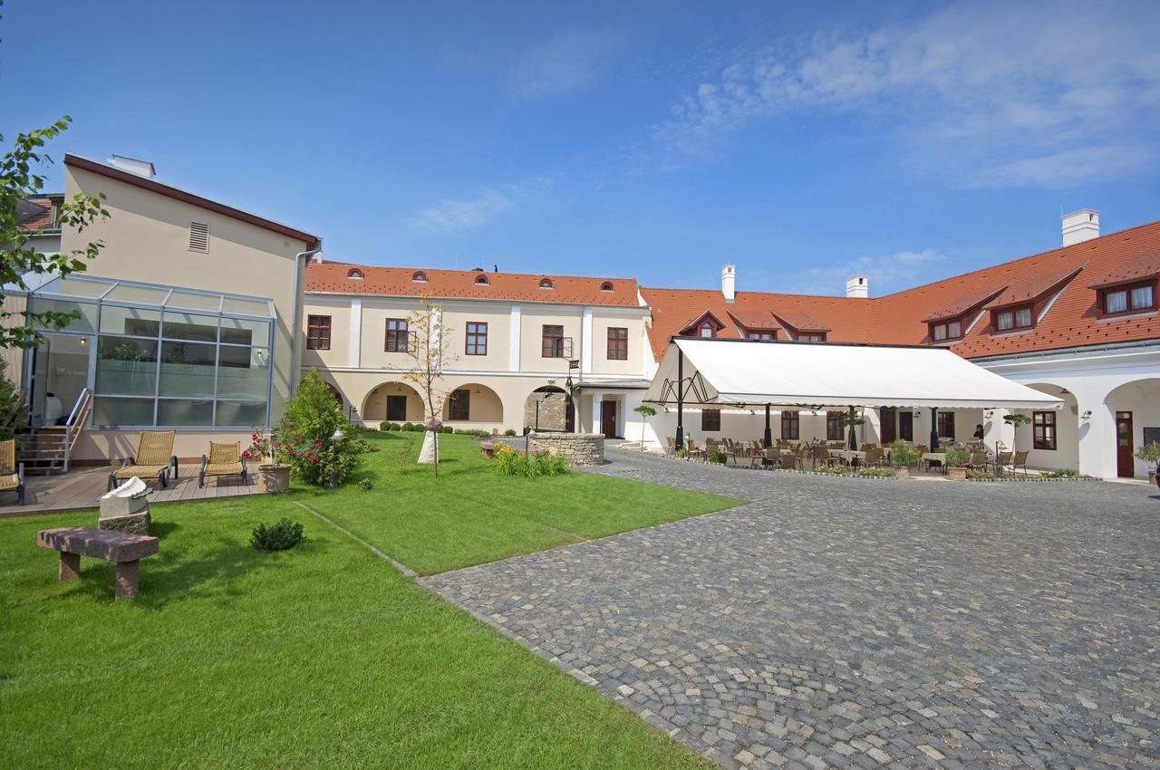 Hotel Historia & Historante Veszprém Exterior foto